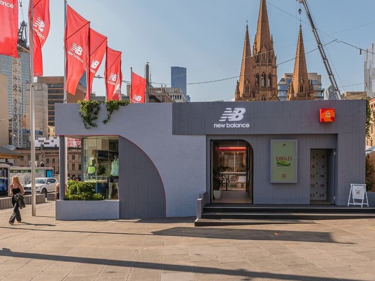 New Balance Fed Square AO