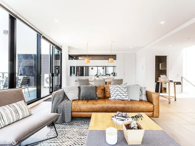 Luxury Traveller Panoramic Penthouse interior