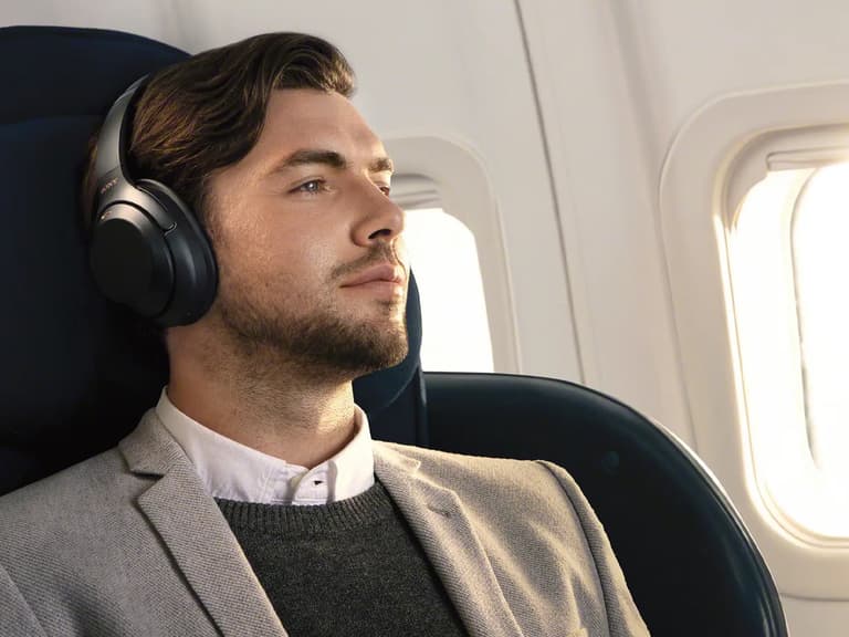 21 best travel gifts – essentials for every adventurer