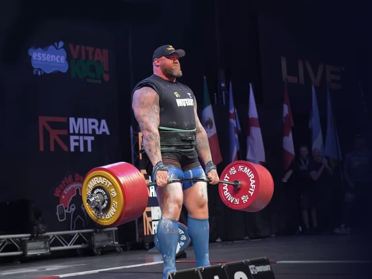 Icelandic strongman Hafthor Bjornsson breaks world deadlift record | Image: Mutant World Deadlift Competition\Instagram
