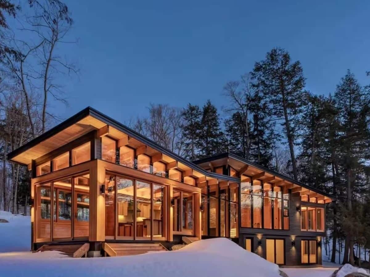 Heated rivalry cottage 7