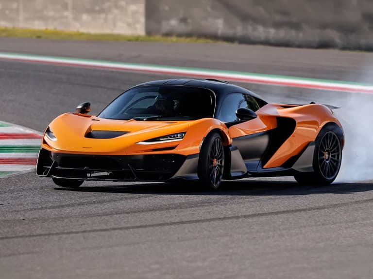 Mclaren w1 0008 generative fill
