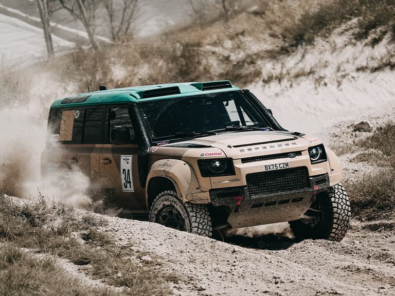 Defender dakar d7x r