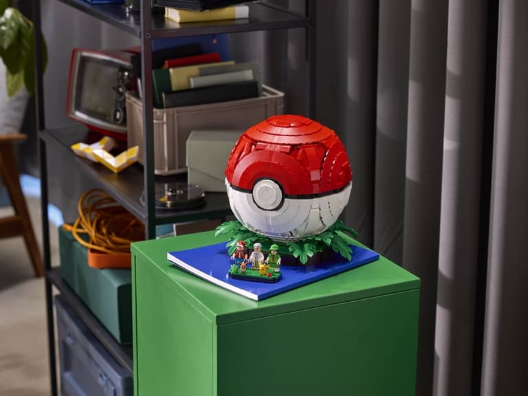 Lego x pokemon iconic trainer moments poké ball 3
