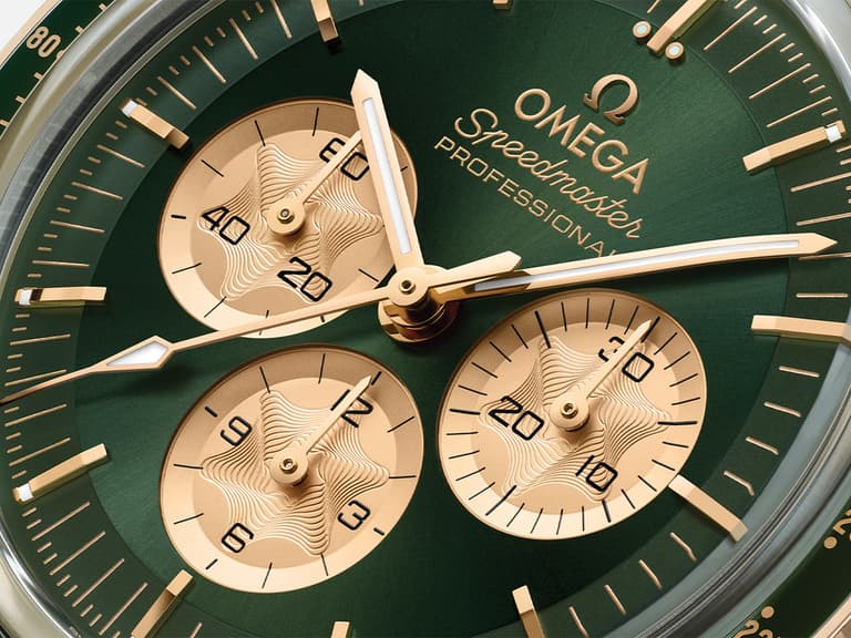 Omega speed master moonwatch ref 310 60 42 50 10 002 dial close