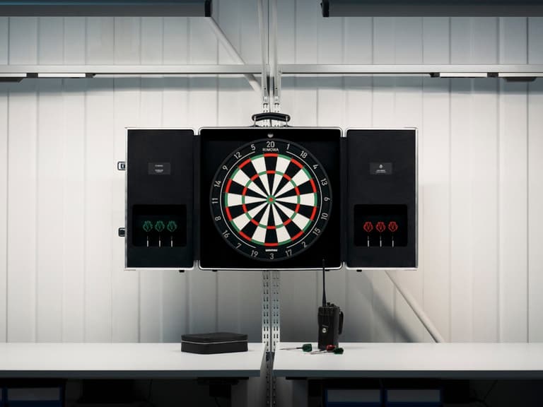 Rimowa dartboard case 1