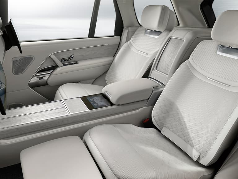 Range rover sv ultra sound system 0006 rr sv ultra 27my interior 05 290426