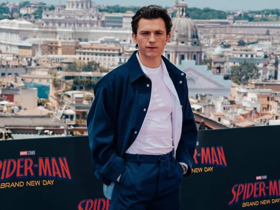 Tom holland style header