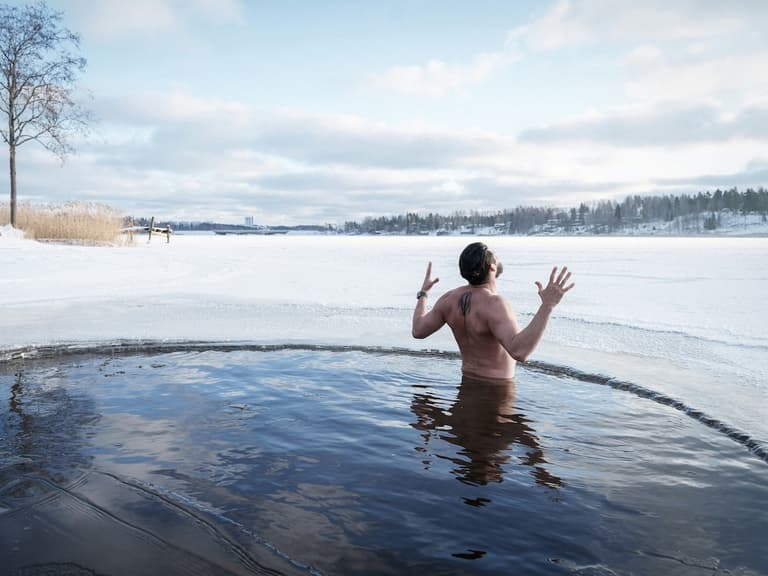 Ice bath cold plunge unsplash