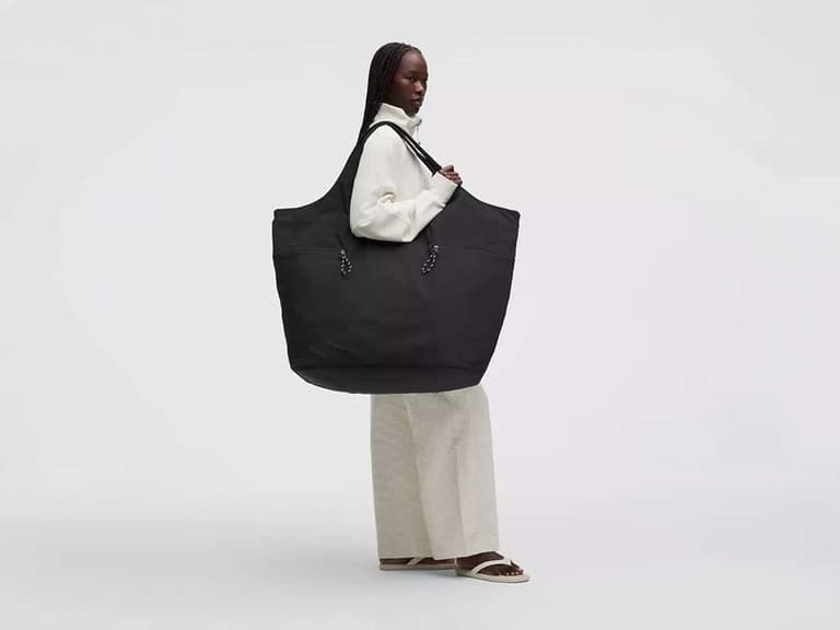 Lululemon's big ass bag feature