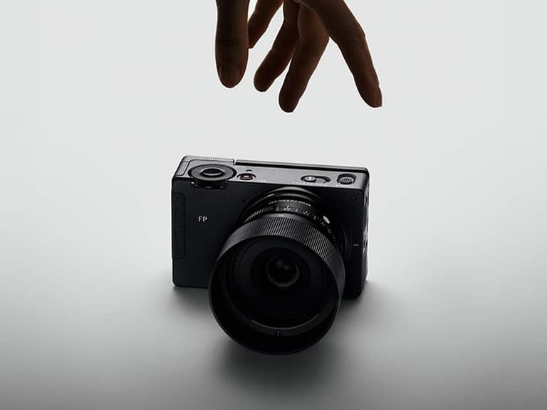 Sigma fp2