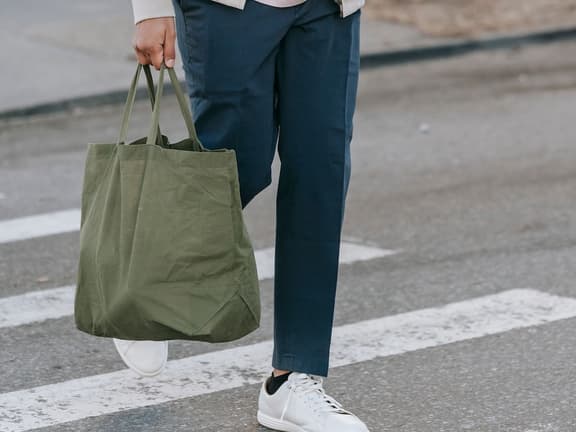 Pexels mens tote